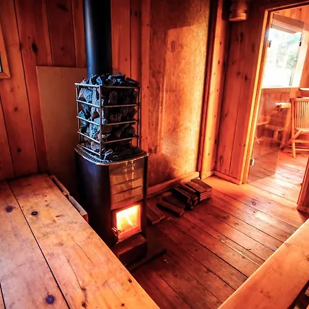 Bienenhaus * Τρόισντορφ